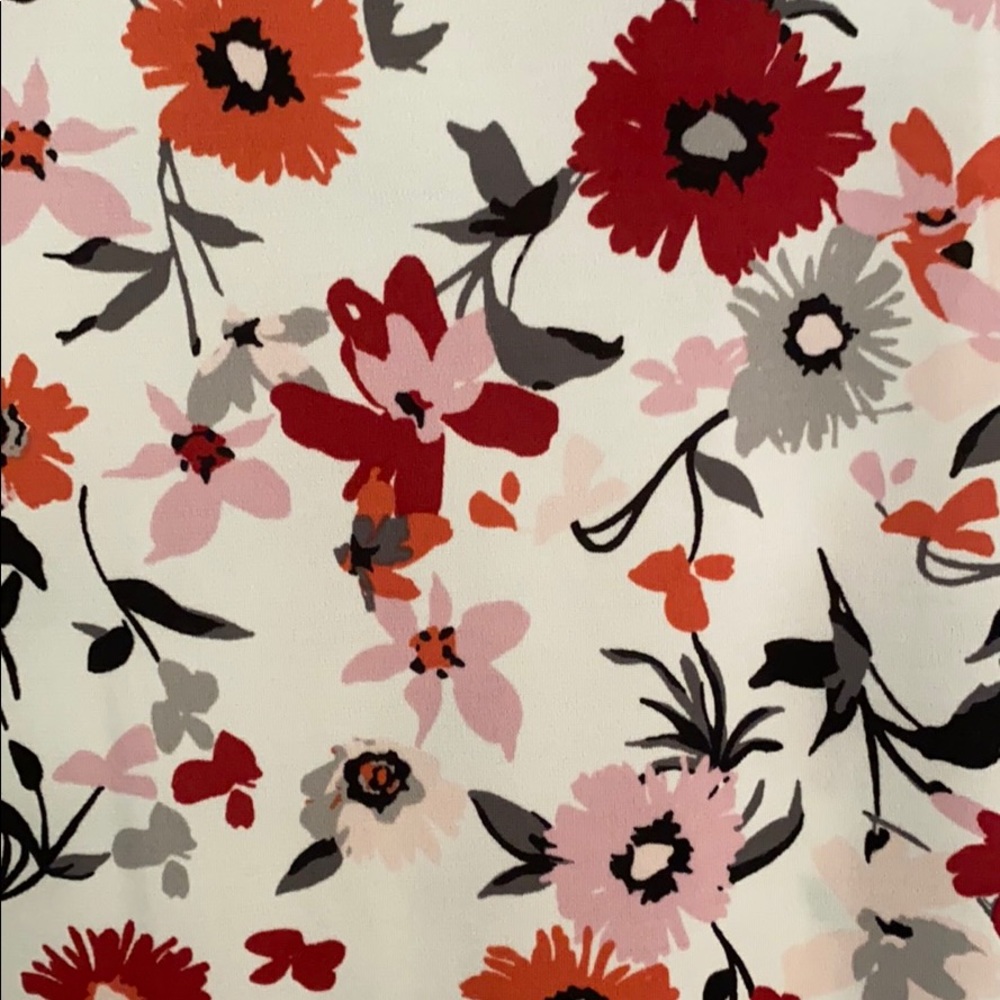 NWT! Jones New York floral, twisted front blouse - Picture 10 of 12